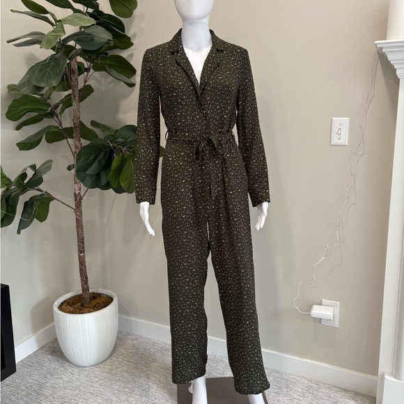 Nasty Gal Long Sleeve Collared Jumpsuit Size 8 Wide Leg Dot Patterned One Piece - Picture 12 of 12